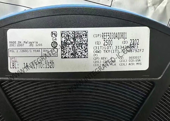 REF5030AQDRQ1 Chipe de circuito integrado automóvel de baixo ruído de baixa deriva de precisão de tensão de referência